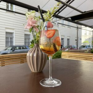 Albert_Wo Feiern_Drink_Cocktail_Terrasse