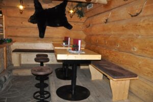 Bar-Tische Bärenhütte
