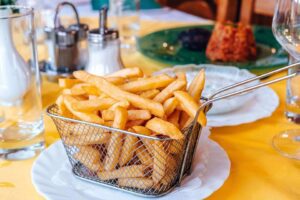 Römerstube_Wo feiern_Locatio_Essen_Pommes_Feier