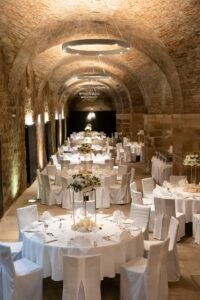 Stifstrestaurant Leopold_ Stiftskeller_Saal_Hochzeit 1