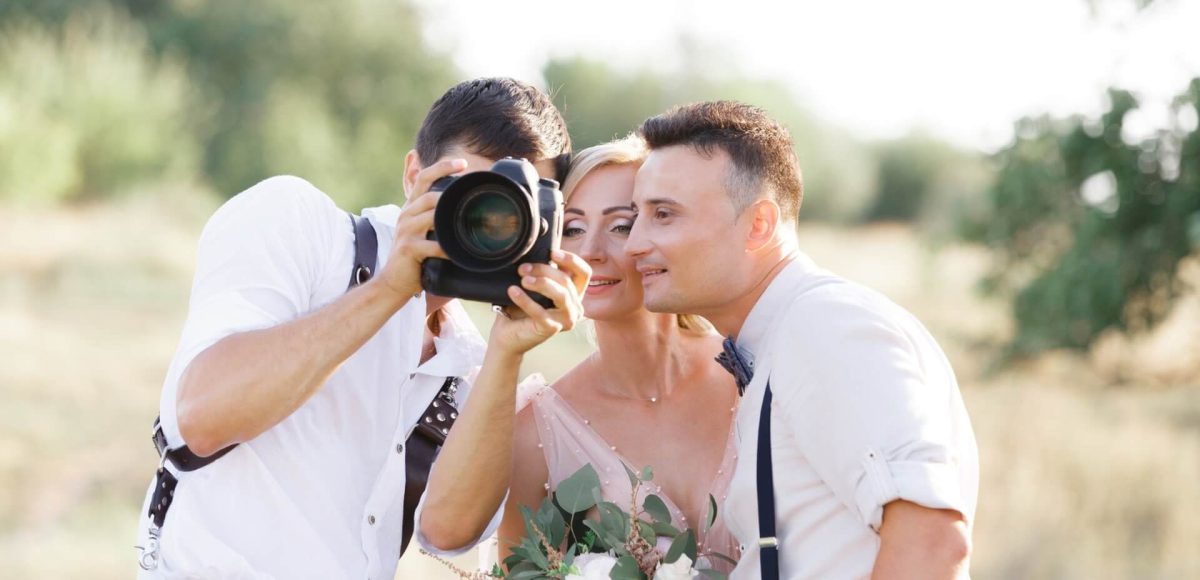 Fotograf für Hochzeit_Wo Feiern_Fotos auf Wiese