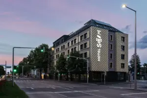 wo feiern hotel schani uno city aussenaufnahme