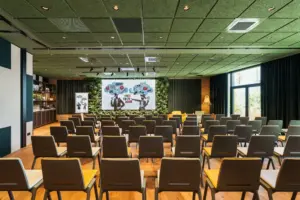 wo feiern hotel schani uno city seminar kinobestuhlung